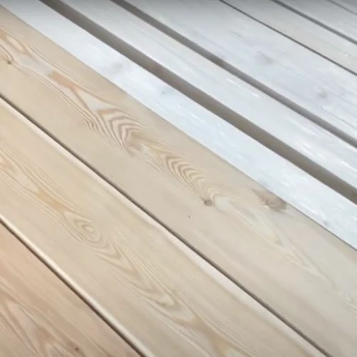 Доска террасная лиственница гладкая 45*90*2500, сорт Э (0,225м2)